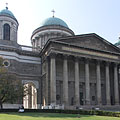 The monumental Esztergom Basilica building - Esztergom, Hongarije